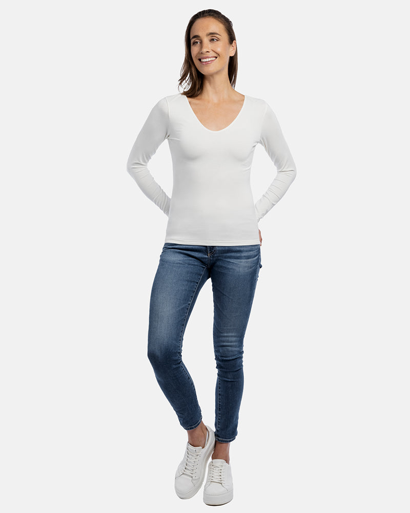 Frau Vorderansicht, Damen-Langarm-Shirt LEA, V-Ausschnitt, Farbe White
