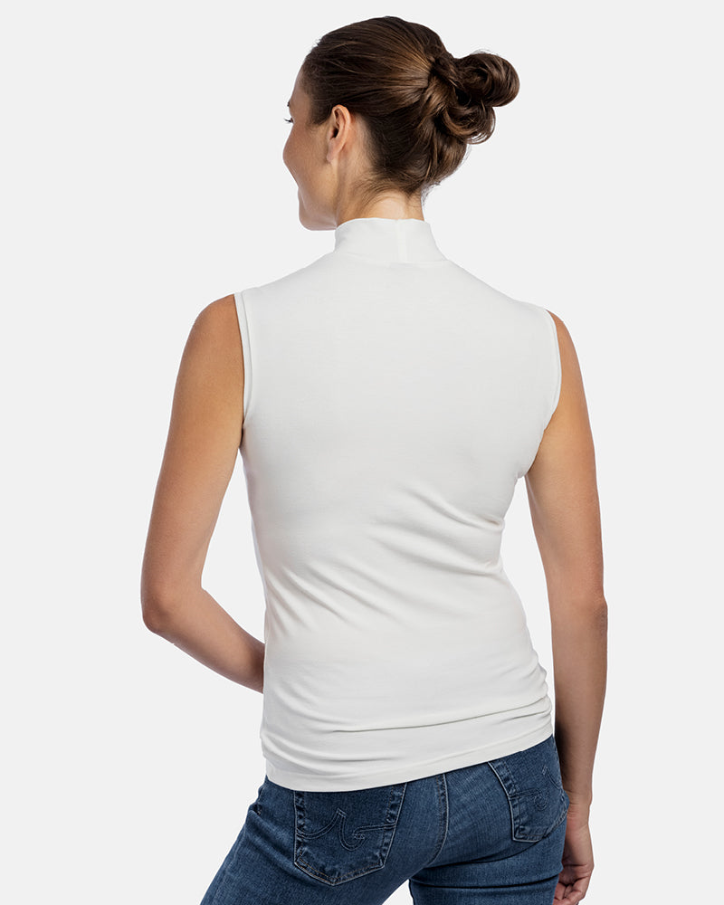 Frau Rückenansicht, Damen-Stehkragen-Top Rubina, Farbe White